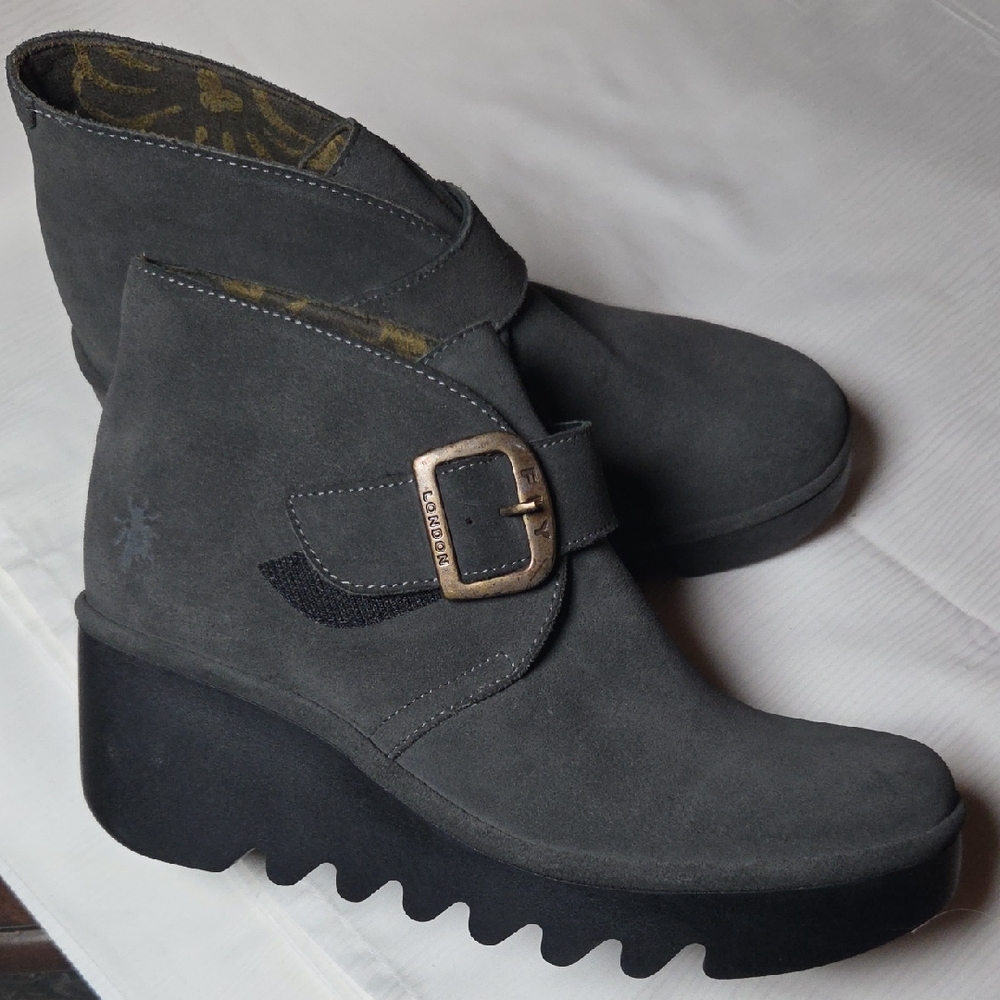 FLY LONDON Charcoal Suede Wedge Boots